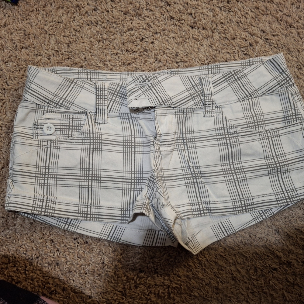 YMI SHORTS (3)